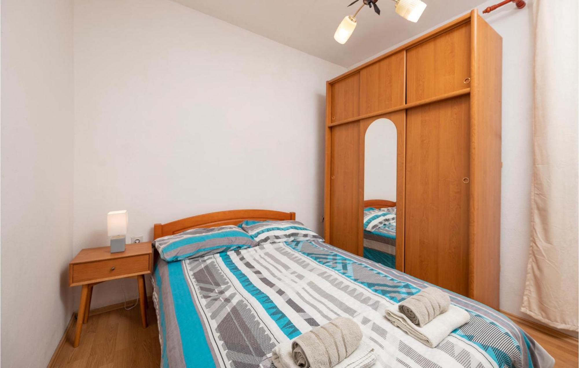 Cozy Apartment In Fazana With Kitchen Eksteriør billede